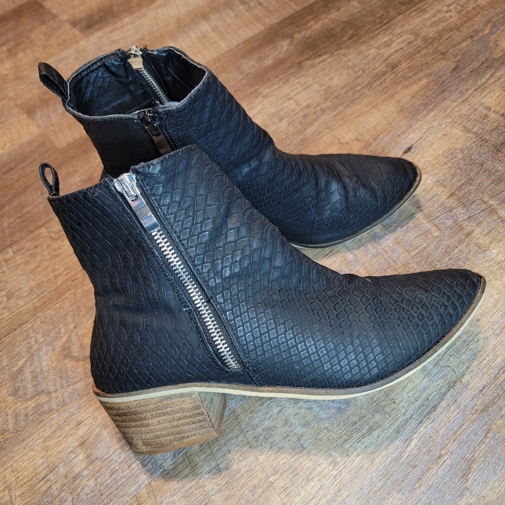 Womens Size 8 Booties